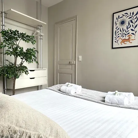 Apartment Quiet Retreat In Le Marais Paris