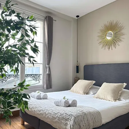 Quiet Retreat In Le Marais Apartment *